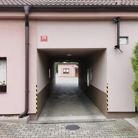 Apartmány Svítkov 79 Pardubice Kültér fotó