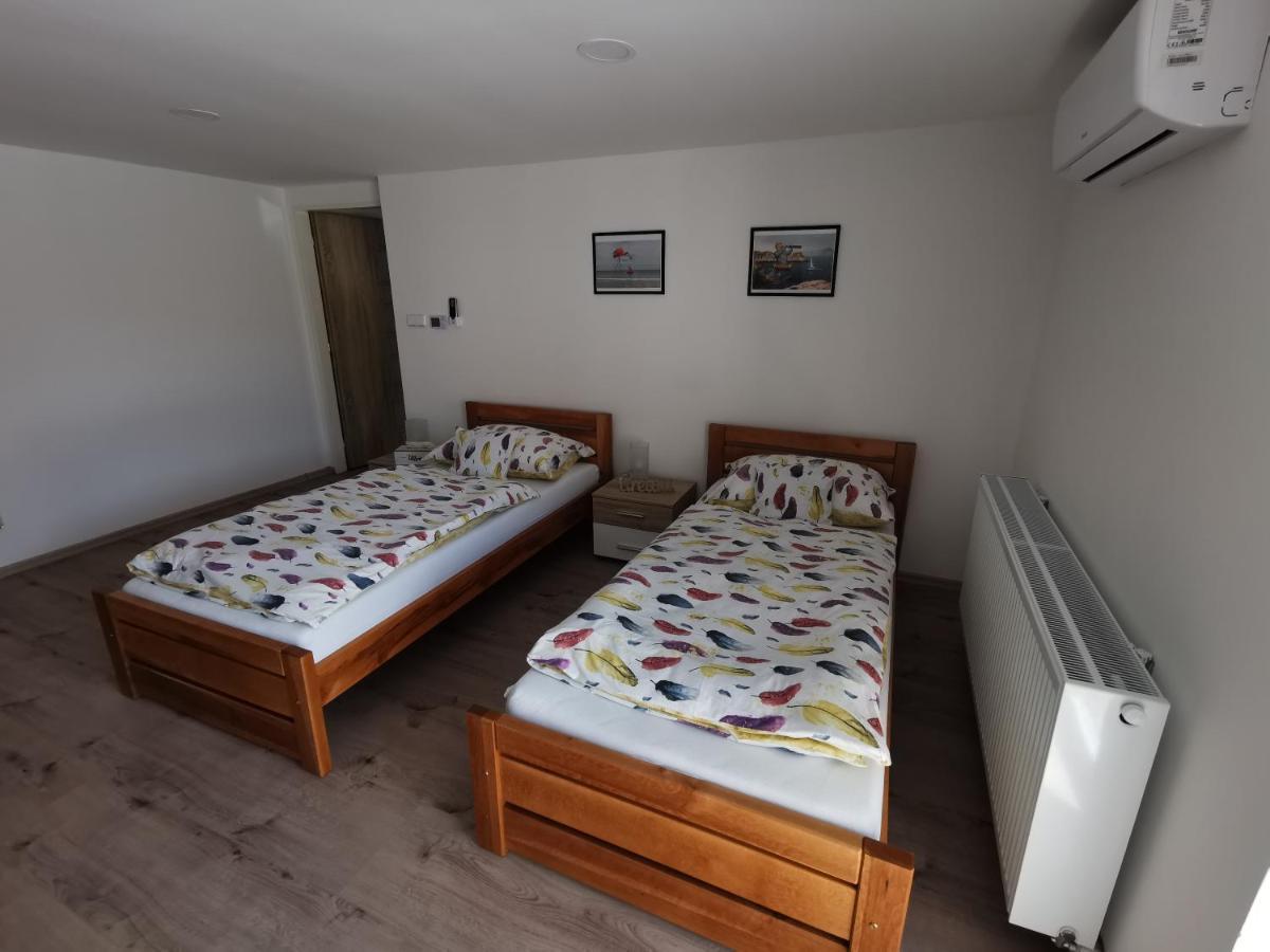 Apartmány Svítkov 79 Pardubice Kültér fotó