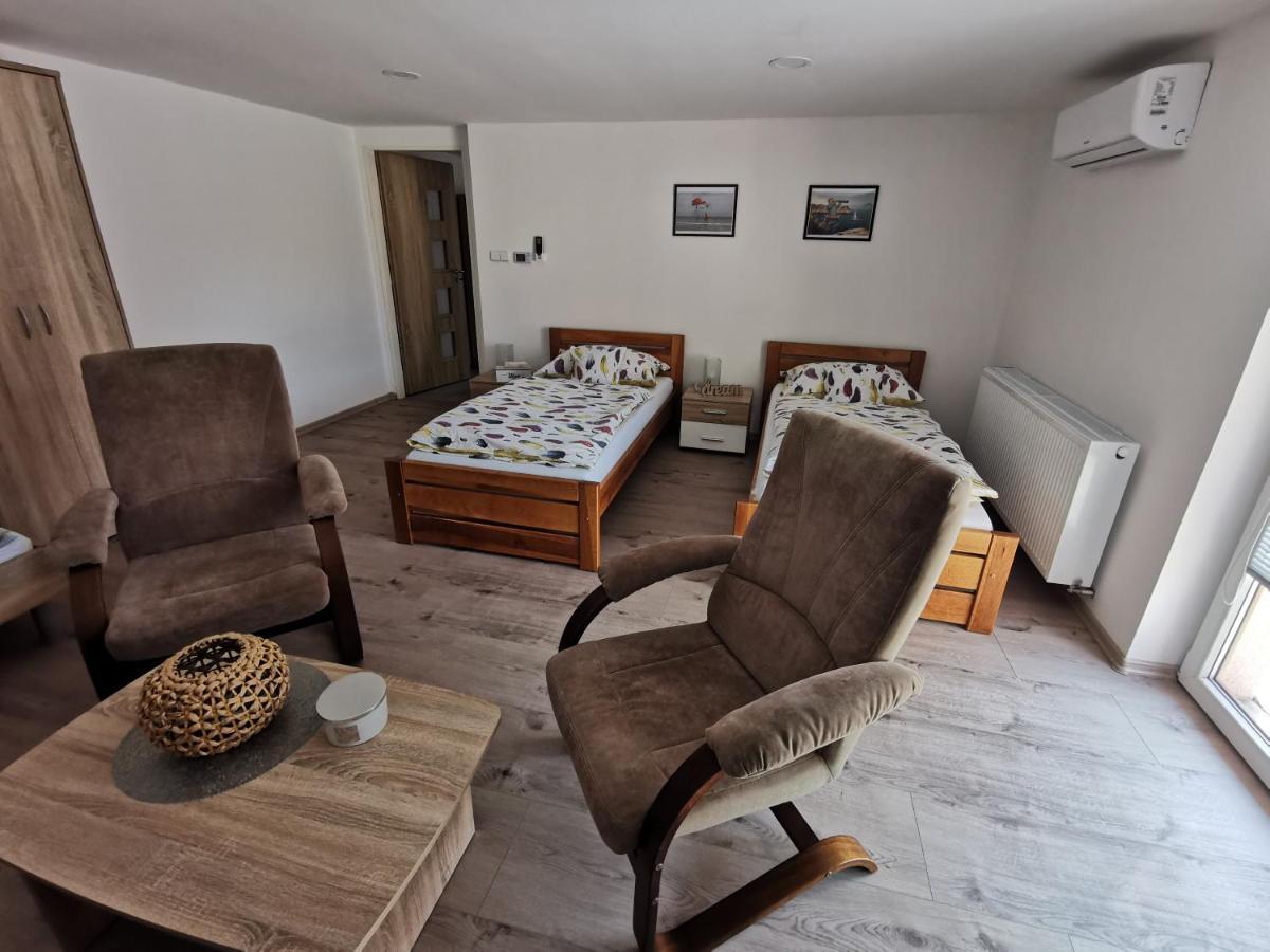 Apartmány Svítkov 79 Pardubice Kültér fotó